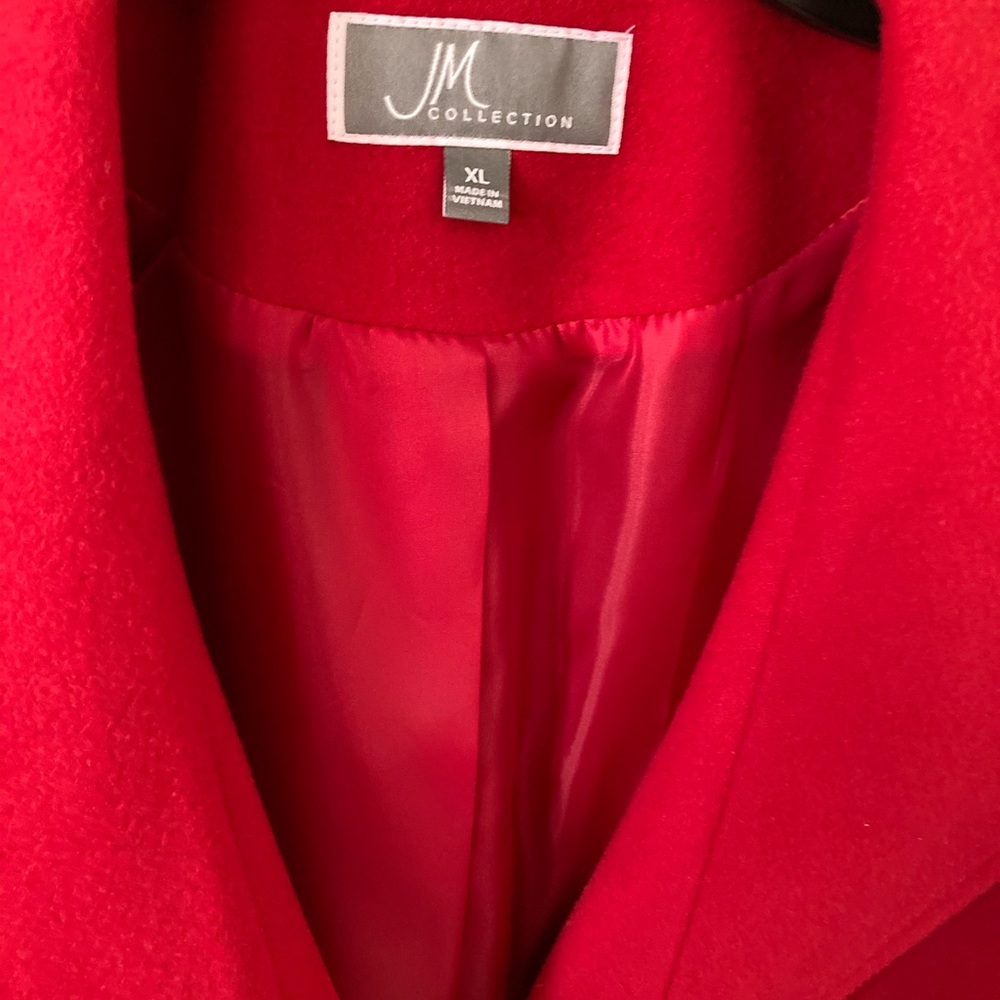 coat - Picture 2 of 3